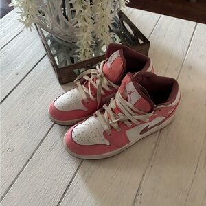 Jordan Kids Sneakers in Pink and White